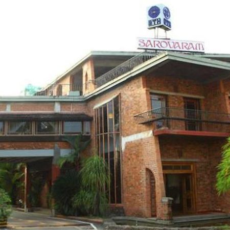 ホテル Bth サロヴァラム Kochi エクステリア 写真