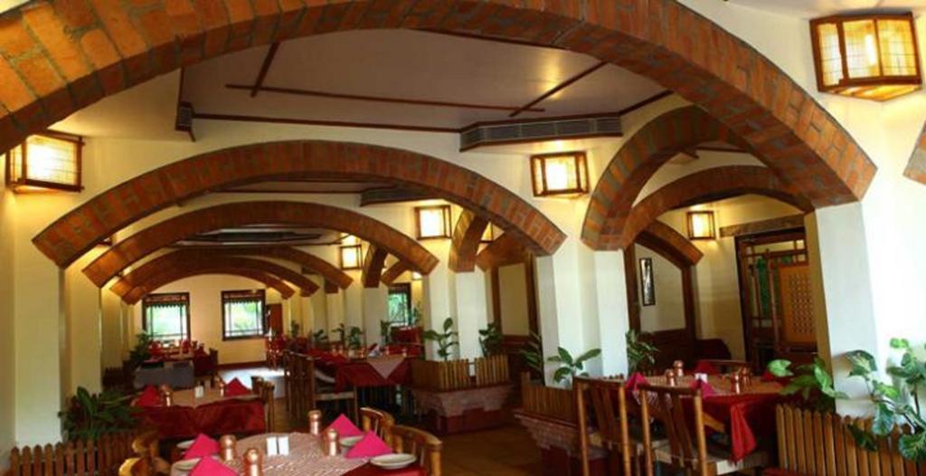 ホテル Bth サロヴァラム Kochi エクステリア 写真