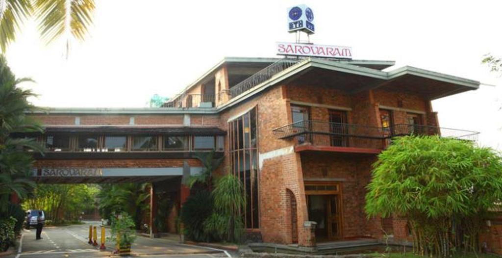 ホテル Bth サロヴァラム Kochi エクステリア 写真